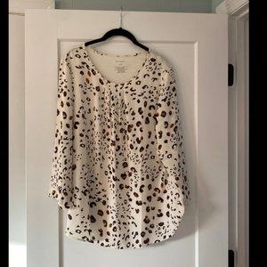 NWOT Van Heeusen Leopard Print Top - Size L